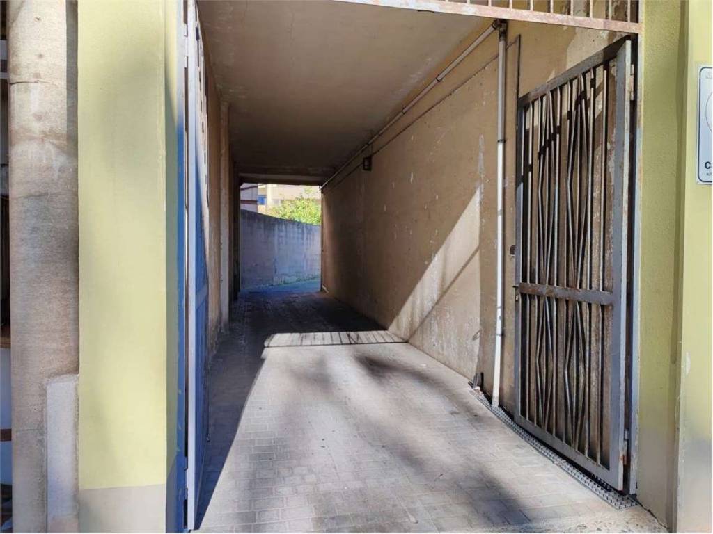 Box / garage a Cagliari in via Stamira, 0 - Foto 2