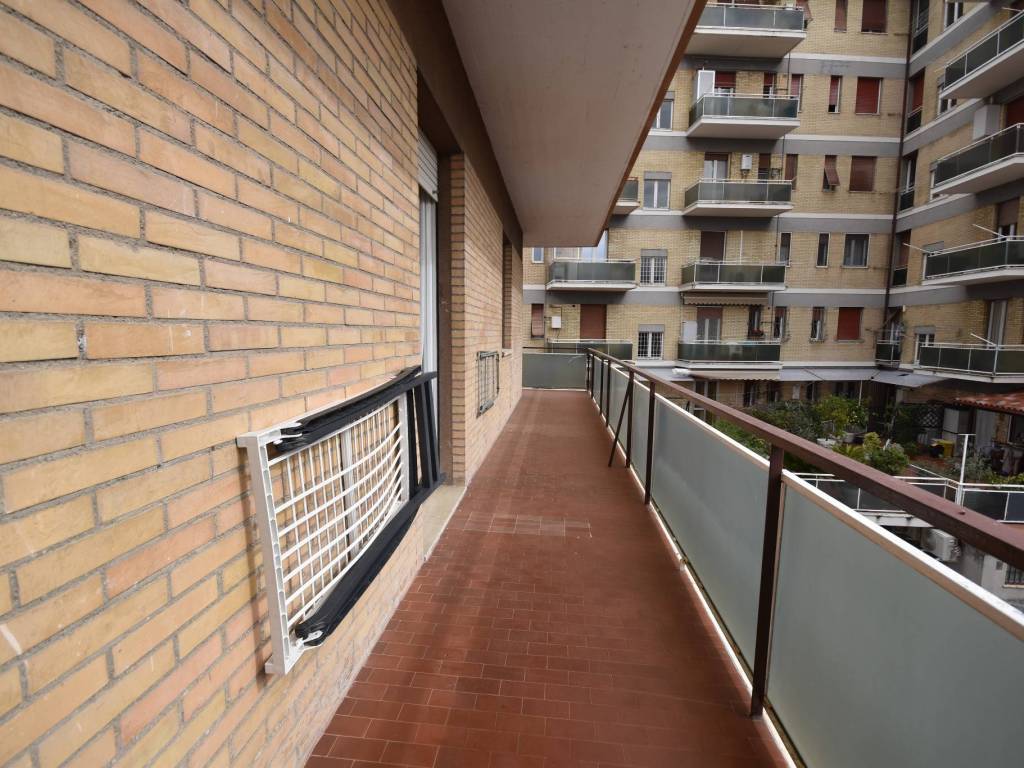 Appartamento a Chiaravalle in Via Spartaco - Foto 4