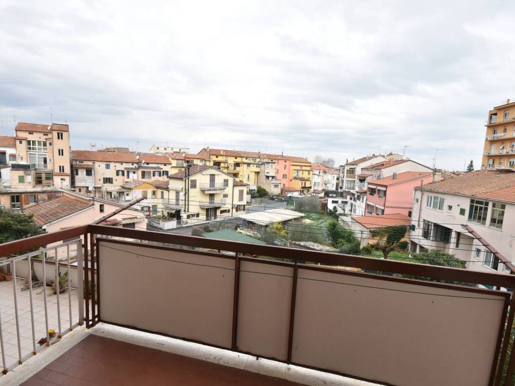 Appartamento a Chiaravalle in Via Spartaco - Foto 5