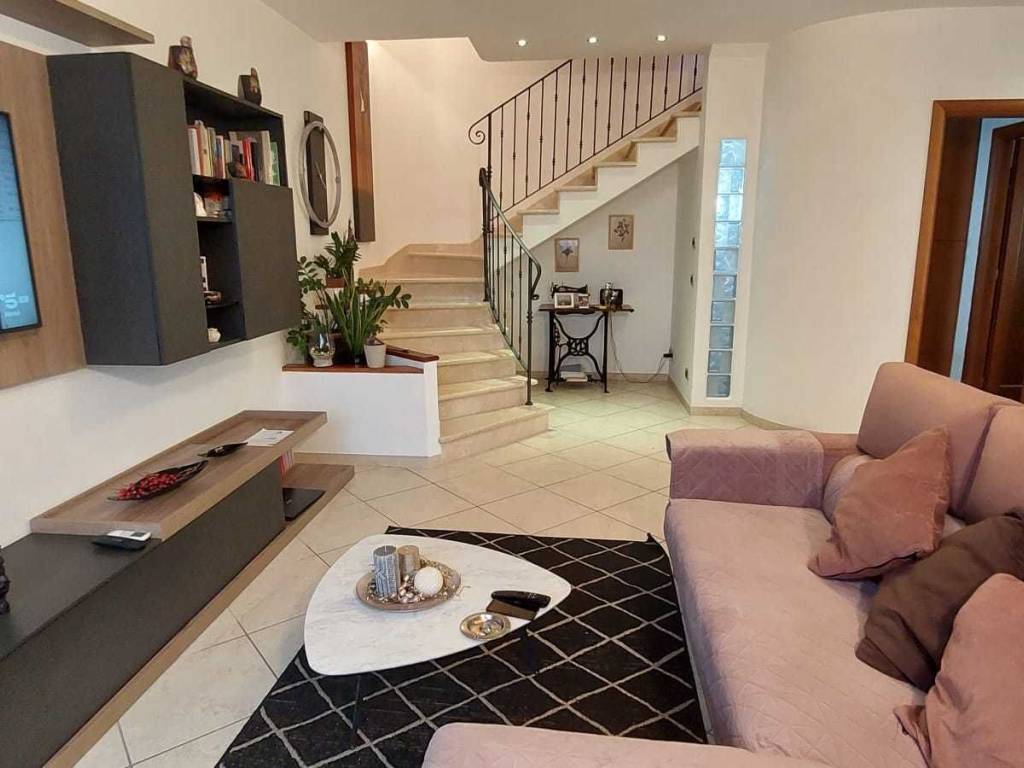 Casa indipendente a Asciano in via belvedere - Foto 3