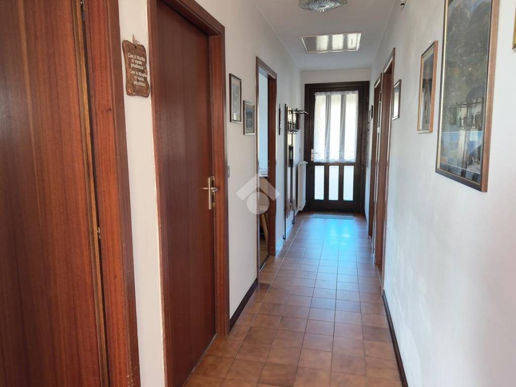 Villa a Pinzano al tagliamento in VIA COLLE, 20 - Foto 2