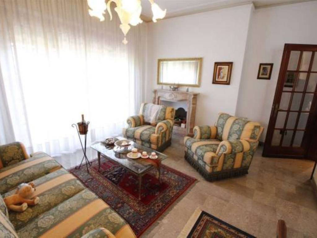 Villa a Capannori in via Don Emilio Angeli - Foto 3