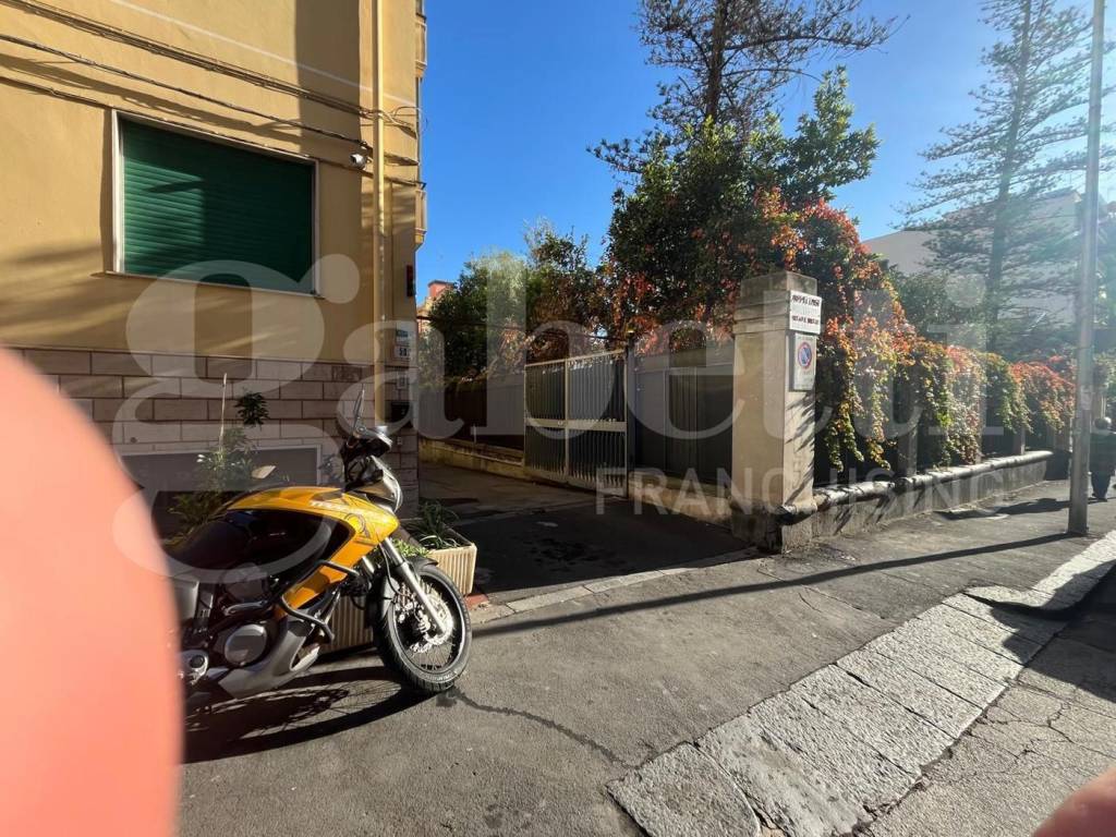 Box / garage a Catania in Via Duca Degli Abruzzi, 50 - Foto 3