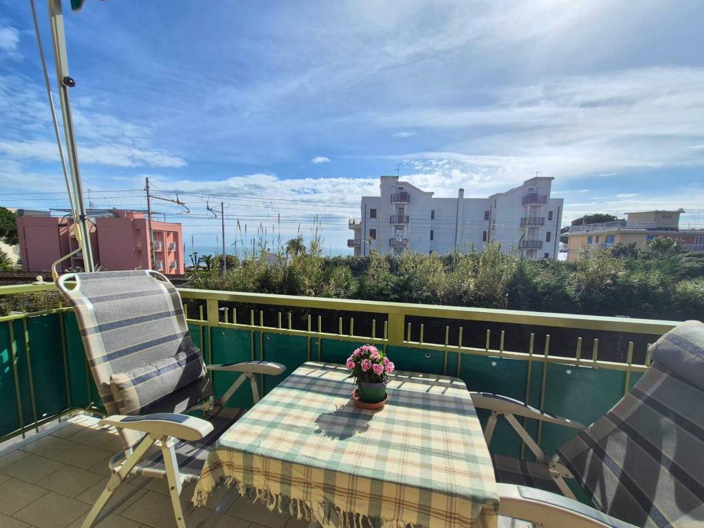 Appartamento a Ceriale in Via Aurelia - Foto 3