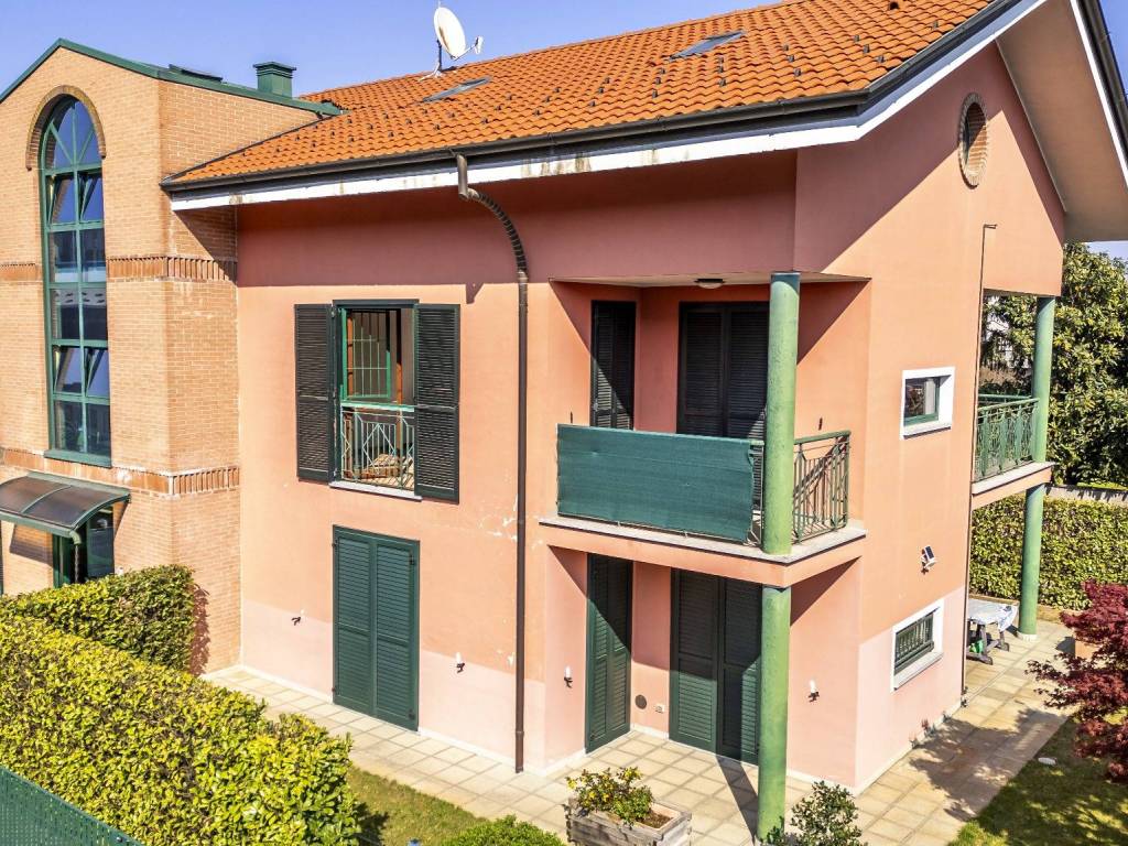 Appartamento a Saronno in Via per Saronno - Foto 2