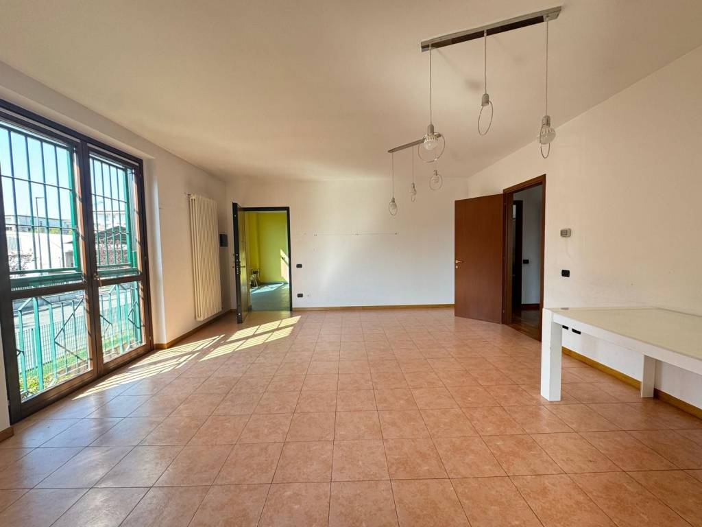 Appartamento a Saronno in Via per Saronno - Foto 4