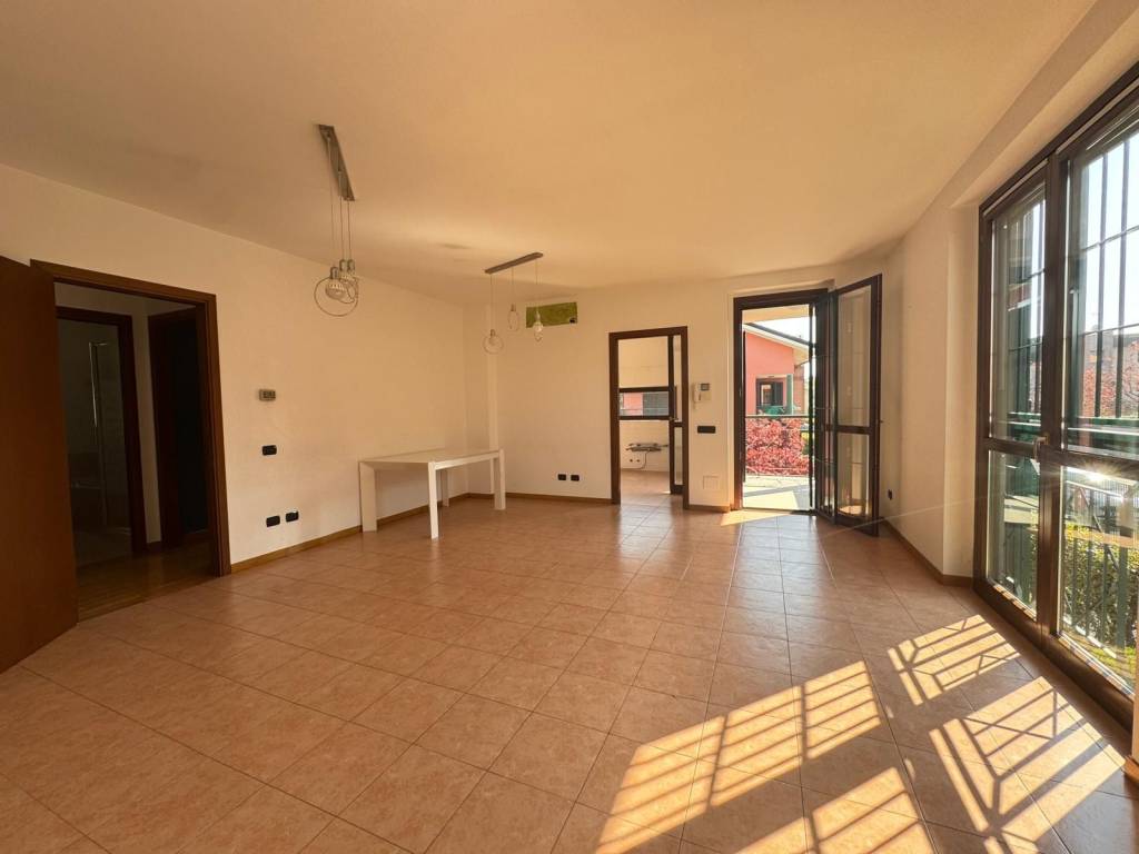 Appartamento a Saronno in Via per Saronno - Foto 5