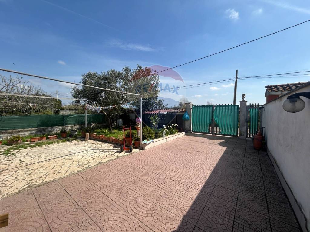Villa a Aprilia in via Esino, 30 - Foto 3