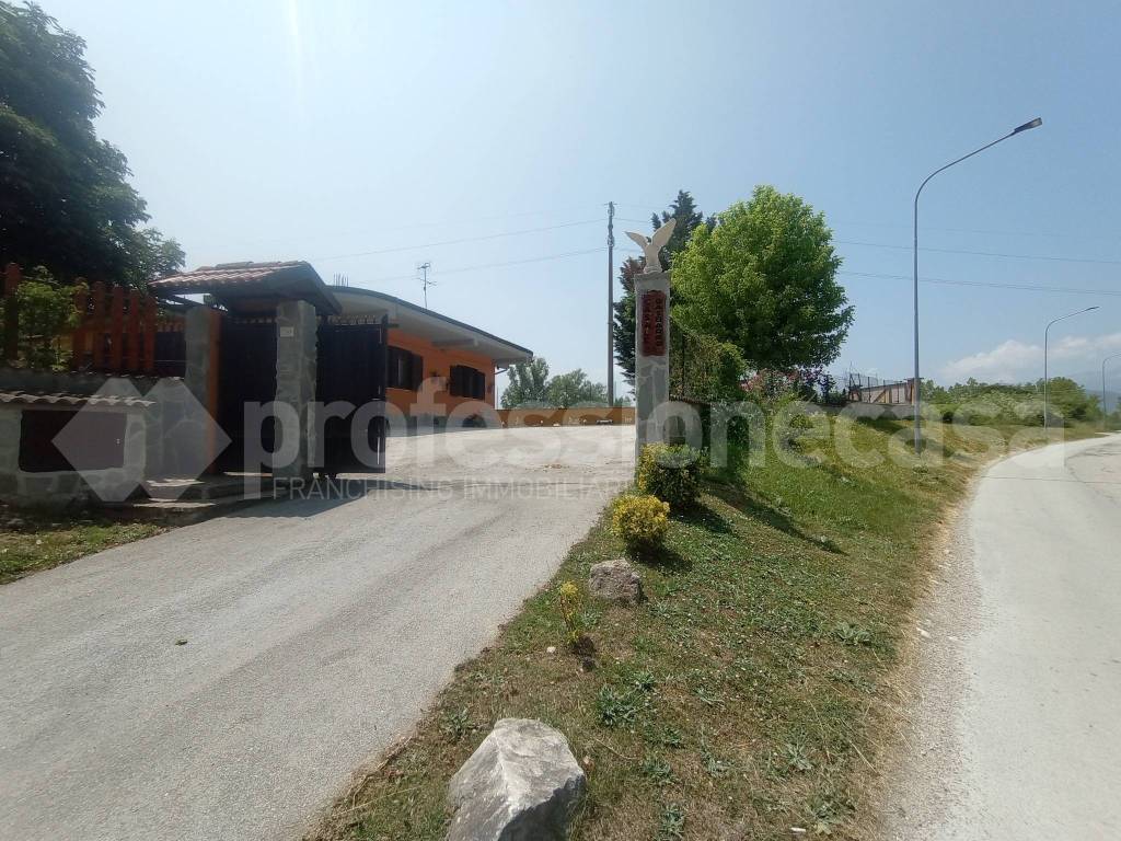 Casa indipendente a Castel di sangro in Via dello Speno, 31 - Foto 2