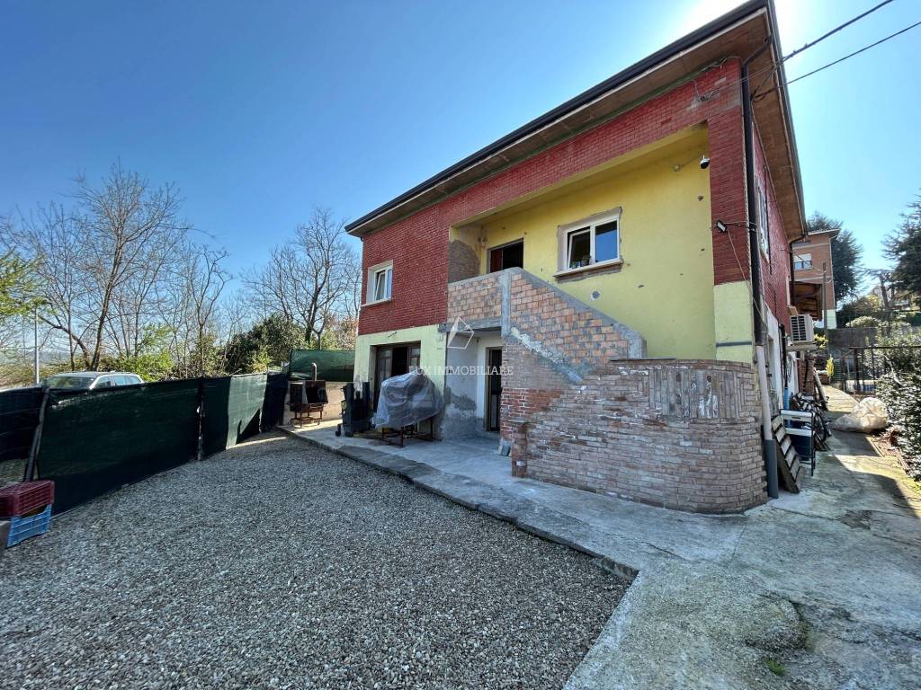 Villa a Casalgrande in Via Cave, 8 - Foto 1