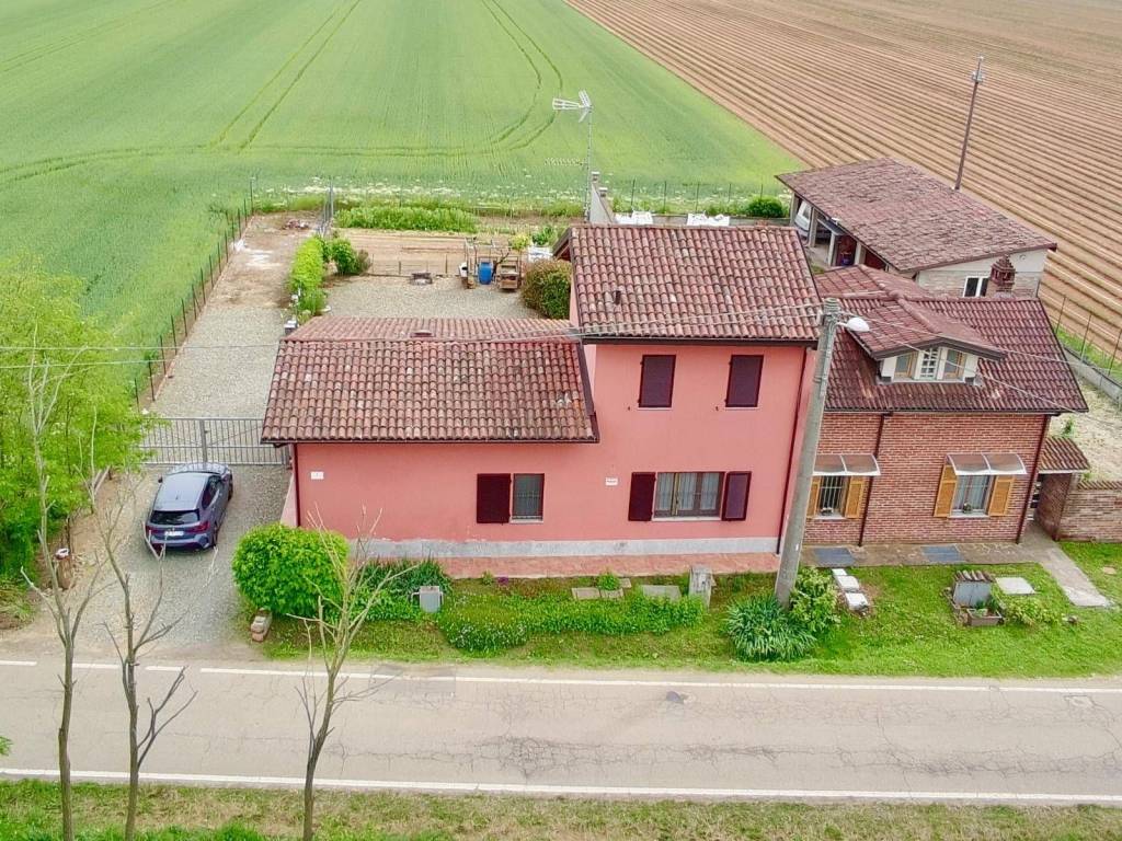 Casa indipendente a Alessandria in Via Villanova - Foto 2