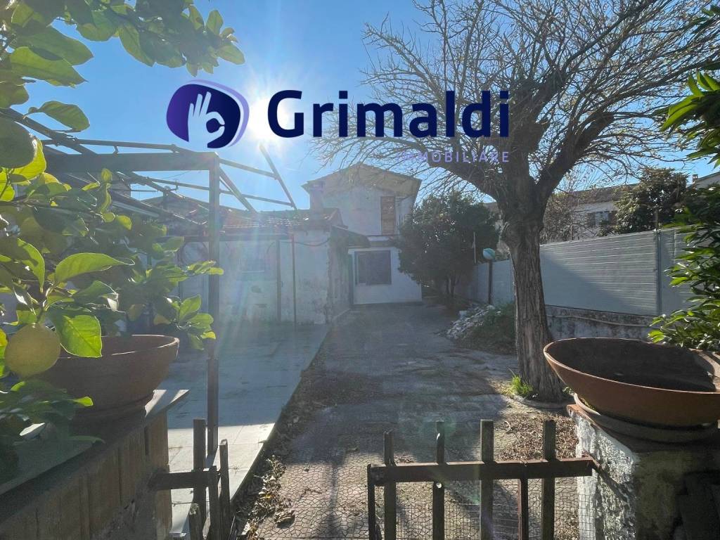 Villa a Santi cosma e damiano in Via Francesco Baracca - Foto 4