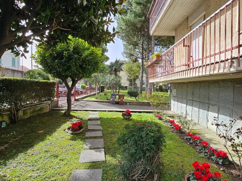 Appartamento a Bordighera in Via Cagliari, 5 - Foto 2