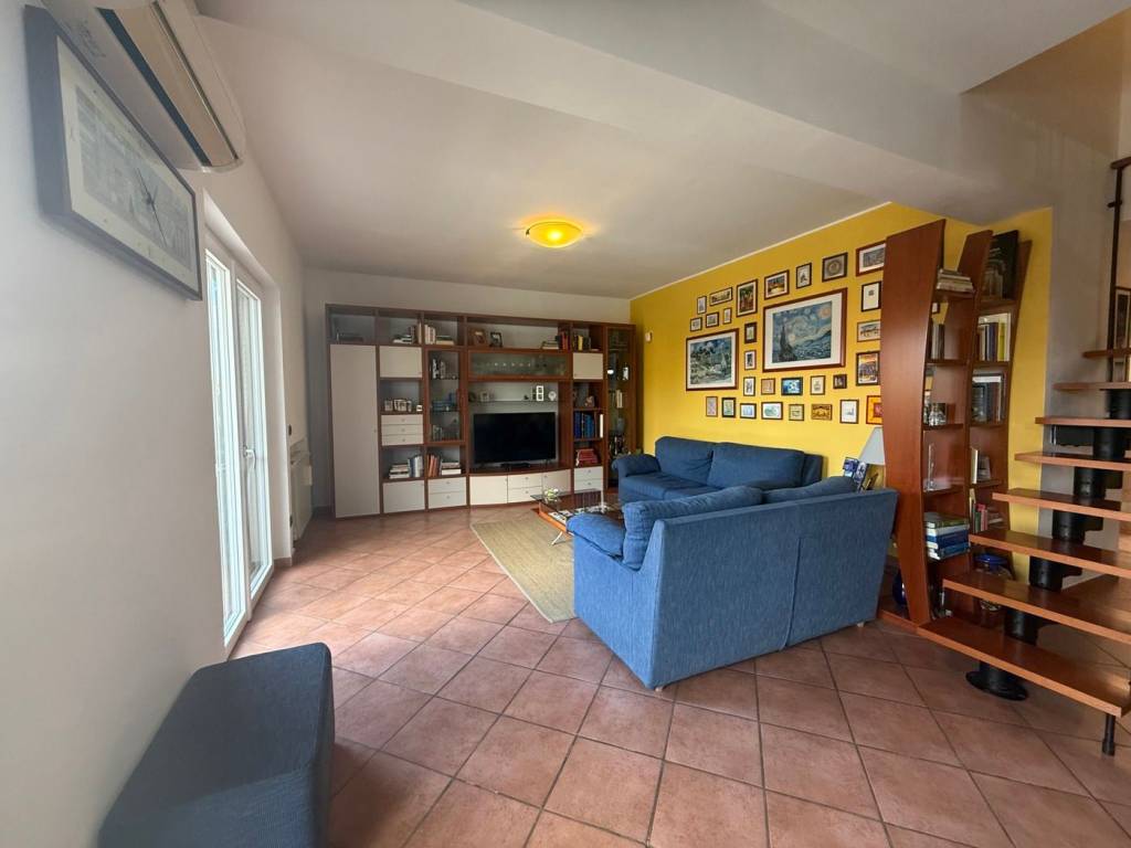 Appartamento a Valdina in via maurolico, 2 - Foto 2