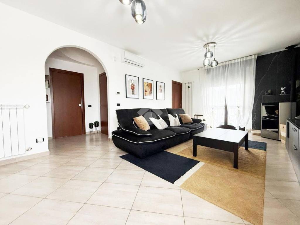 Appartamento a Gerenzano in Via S. Francesco ďAssisi, 24 - Foto 2