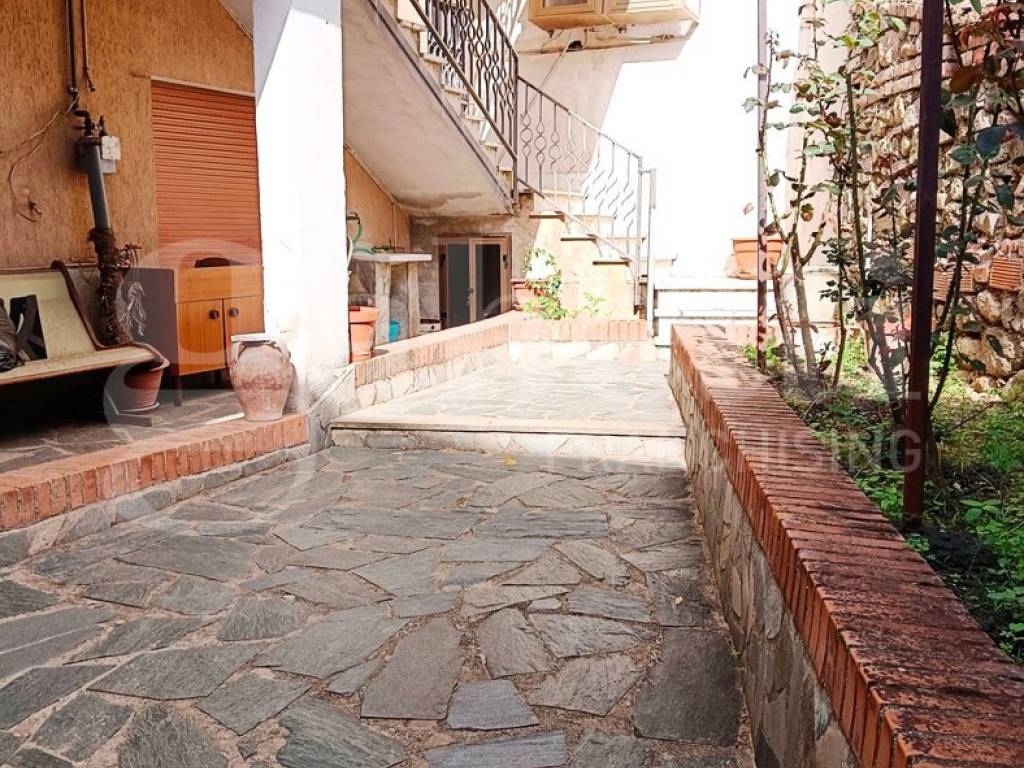 Casa indipendente a Luzzi in Via S. Leo, 124 - Foto 4