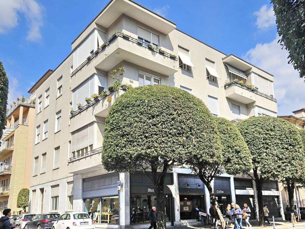 Appartamento a Como in Via Marco Enrico Bossi, 2 - Foto 3