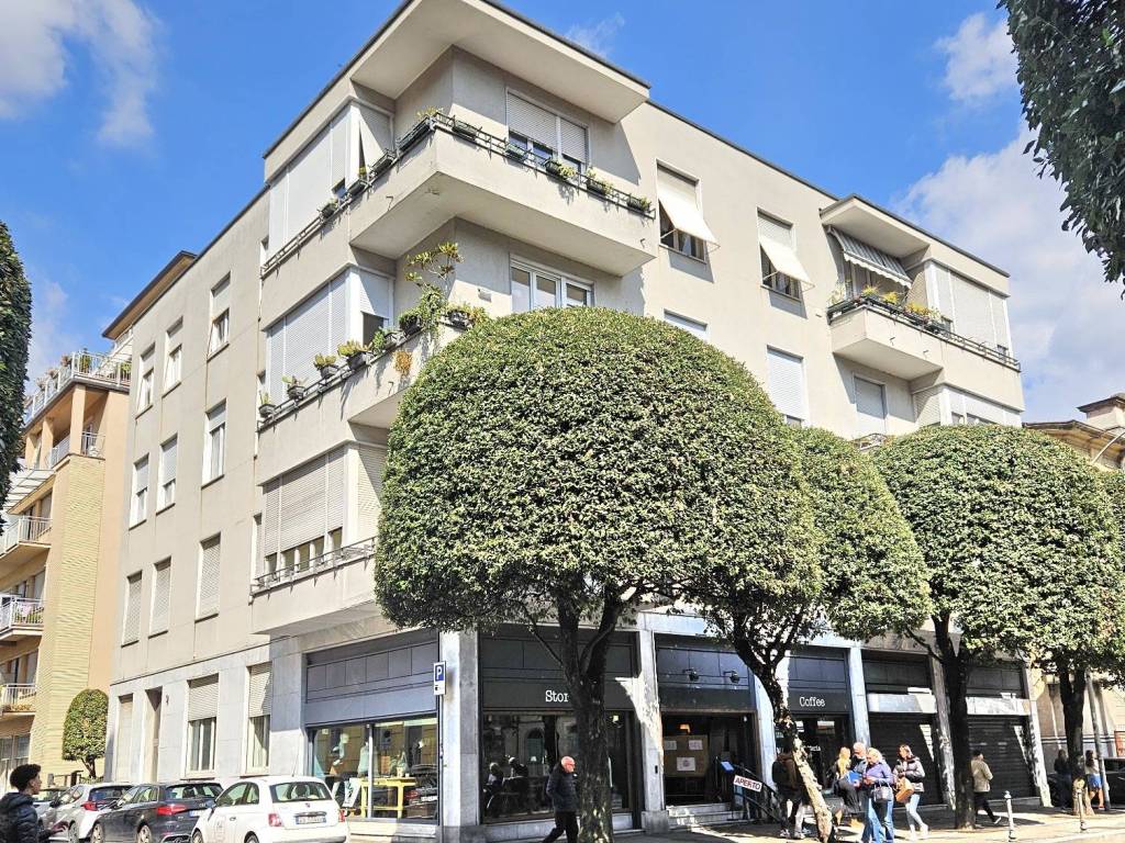 Appartamento a Como in Via Marco Enrico Bossi, 2 - Foto 4