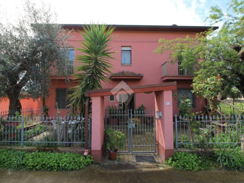 Casa indipendente a Bellante in Via del Consorzio, 11 - Foto 2