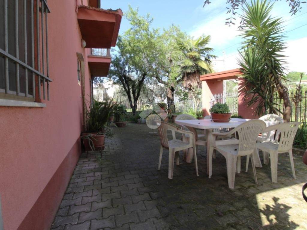 Casa indipendente a Bellante in Via del Consorzio, 11 - Foto 4
