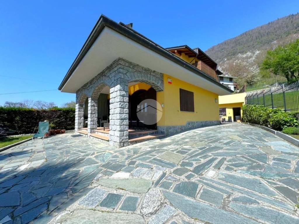 Casa indipendente a Tresivio in Via Rodola, 33 - Foto 2