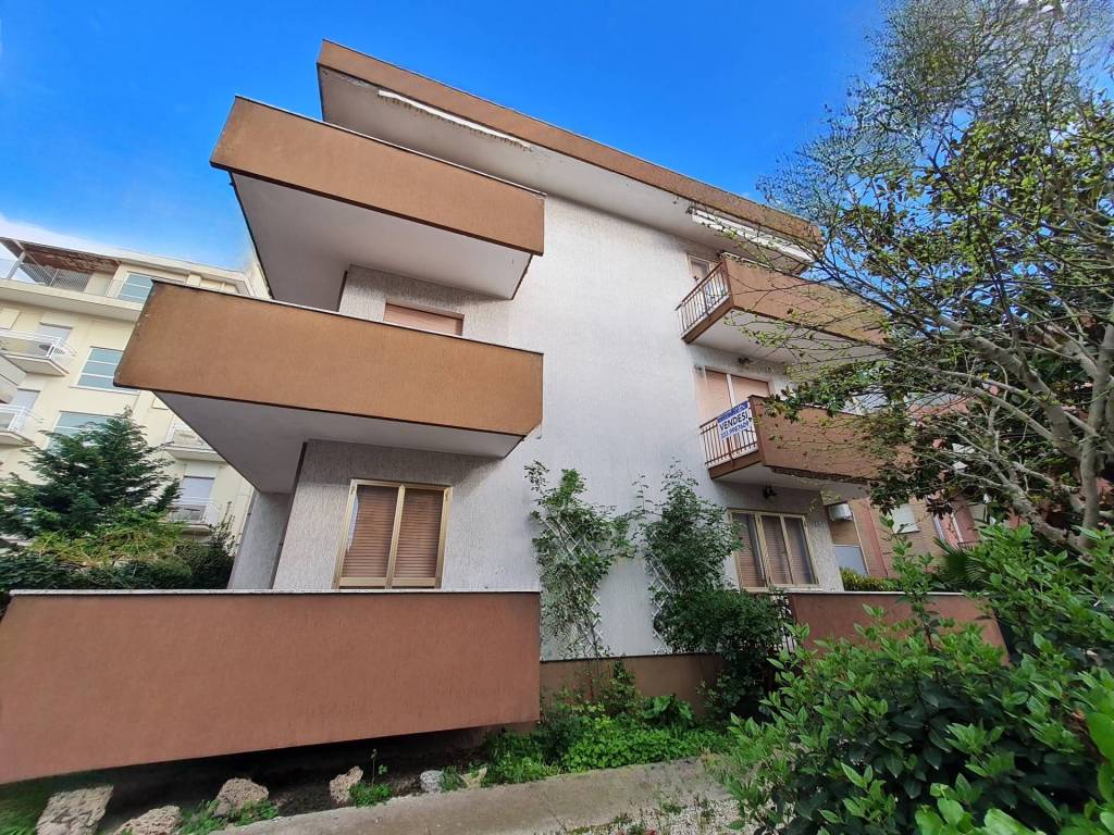 Appartamento a Riccione in Viale Tito Speri, 15 - Foto 2