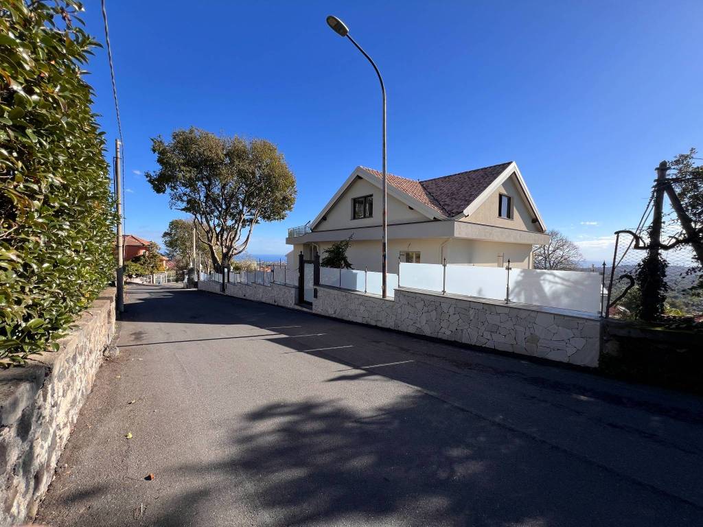 Villa a Viagrande in Via Caronda - Foto 2