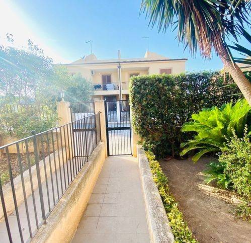 Appartamento a Siracusa in Via Vincenzo Bordone - Foto 2