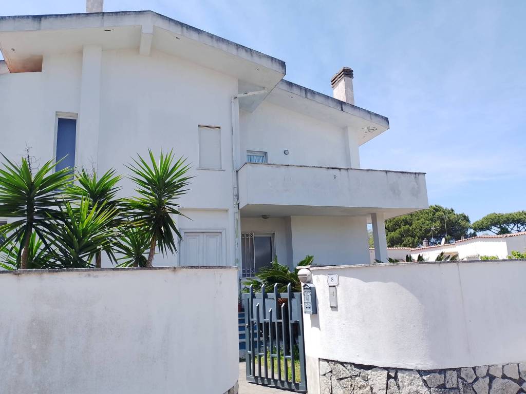 Villa a Sabaudia in Via Lussemburgo - Foto 2