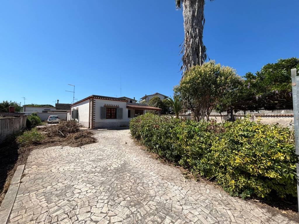 Villa a Aprilia in Via Mavigliano - Foto 2