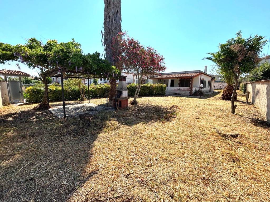 Villa a Aprilia in Via Mavigliano - Foto 4