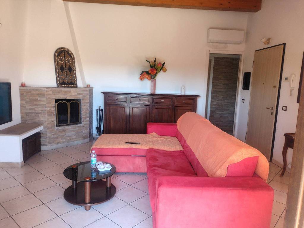 Appartamento a Besozzo in Via Gorizia - Foto 2