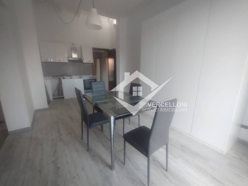 Appartamento a Galliate in Viale Dante Alighieri - Foto 2