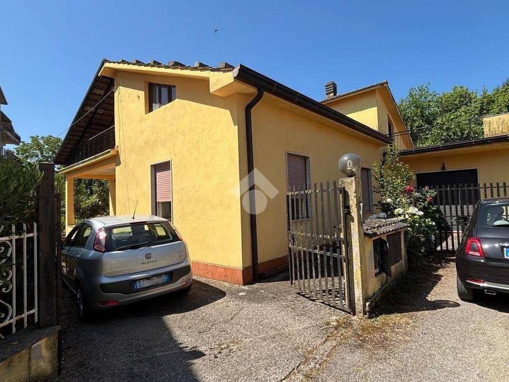 Casa indipendente a Isola del liri in Via Pietro Nenni, 28 - Foto 2