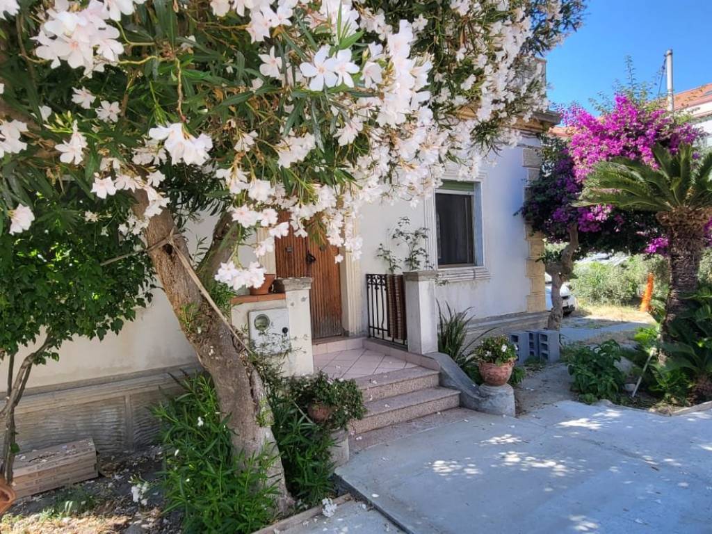 Villa a Messina in Via Consolare Pompea, 196 - Foto 2