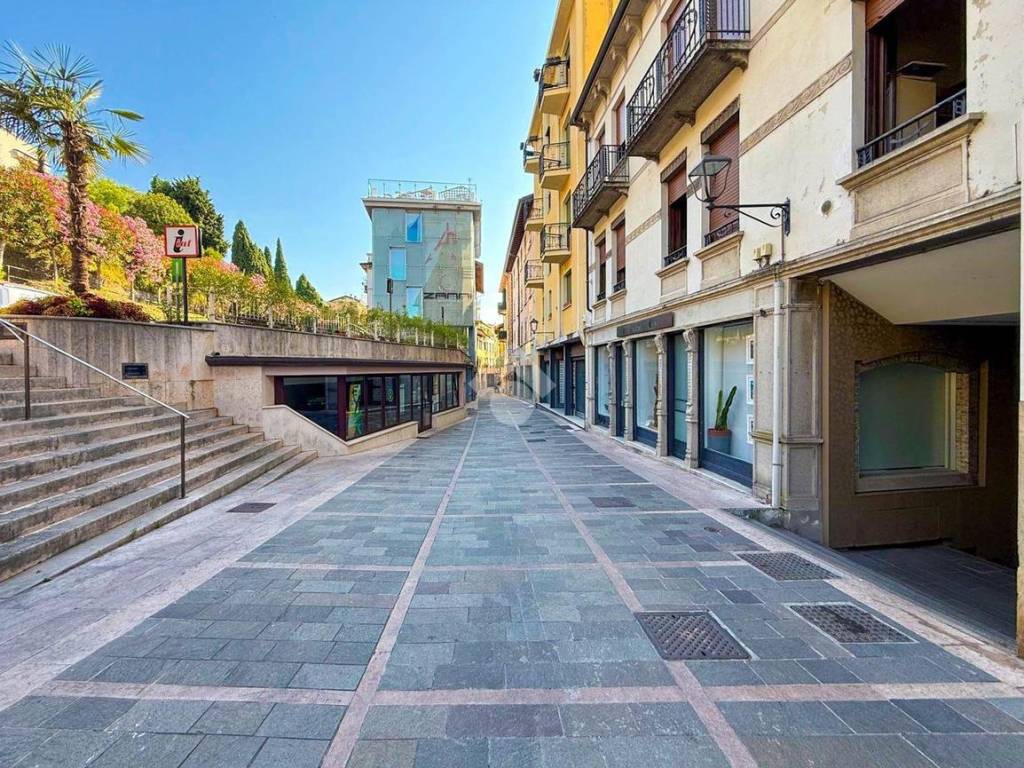 Immobile a Gardone riviera in Corso della Repubblica, 10 - Foto 3