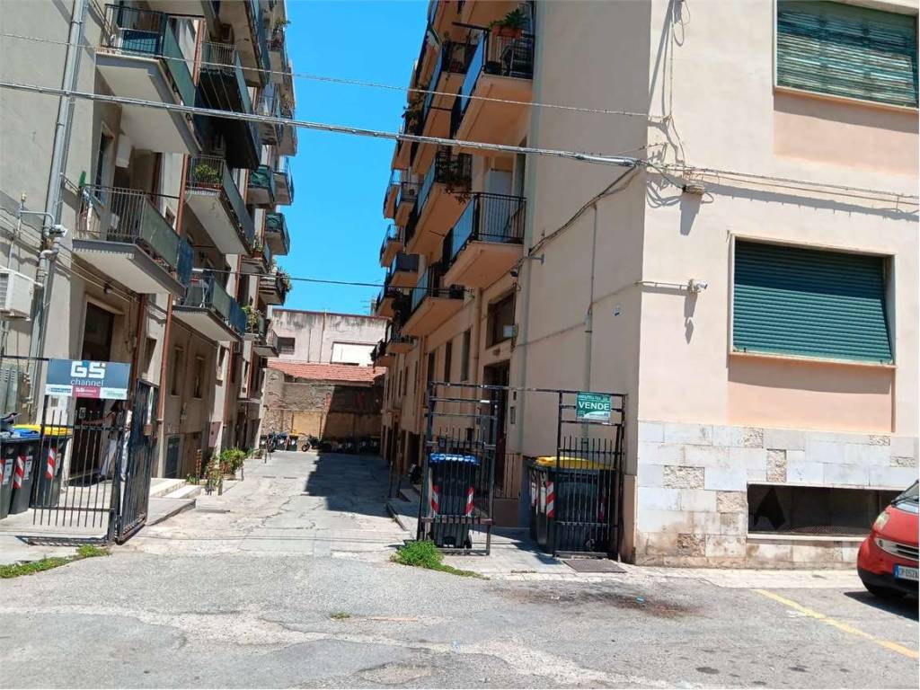 Appartamento a Reggio calabria in VIA NICOLA GIUNTA, 33 - Foto 2
