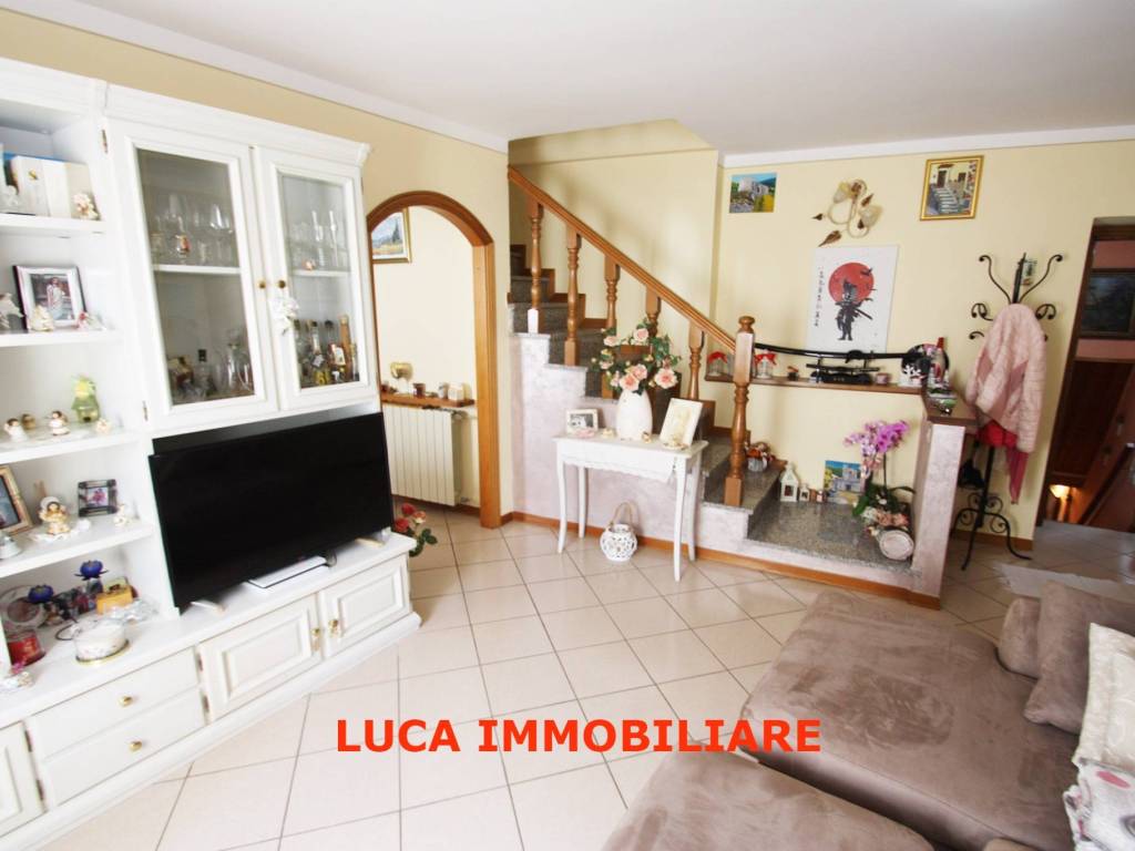 Appartamento a Villa basilica in Piazza Vittorio Veneto, 19 - Foto 4