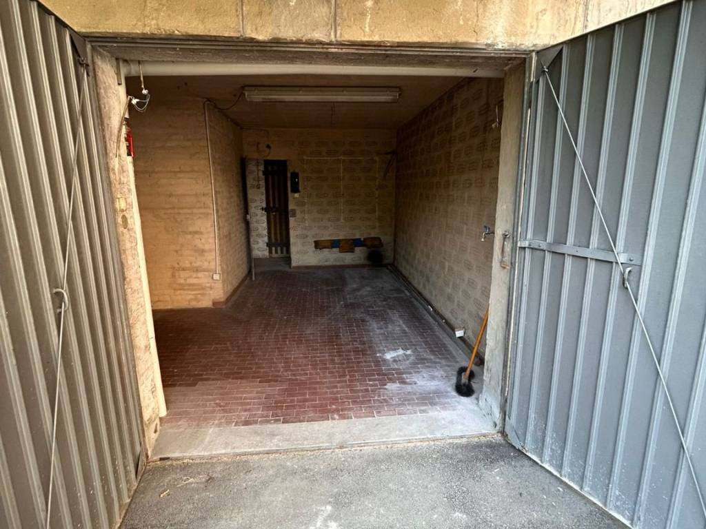 Box / garage a Bologna in Via Gaspare Nadi, 20 - Foto 2