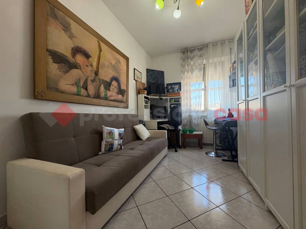 Appartamento a Terracina in VIA EDMONDO DE AMICIS, 14 - Foto 2