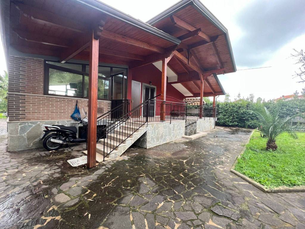 Villa a Minturno in Via Ponte Garigliano - Foto 2
