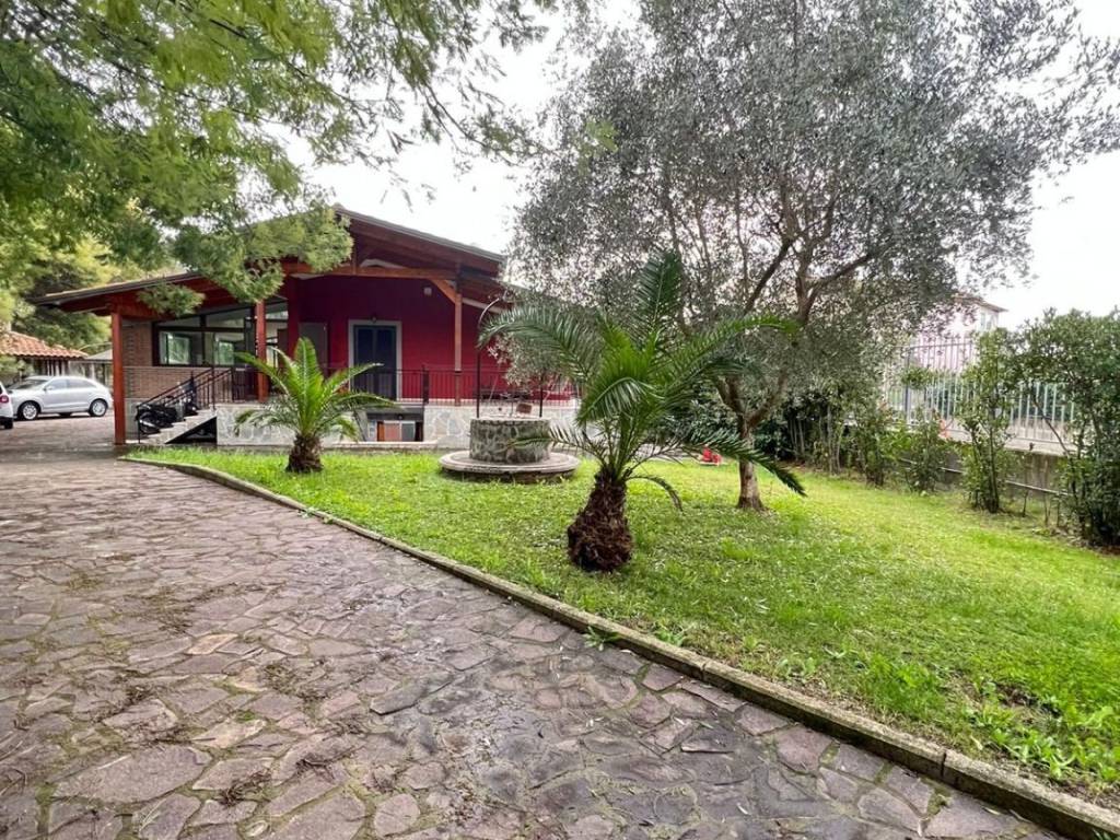 Villa a Minturno in Via Ponte Garigliano - Foto 4