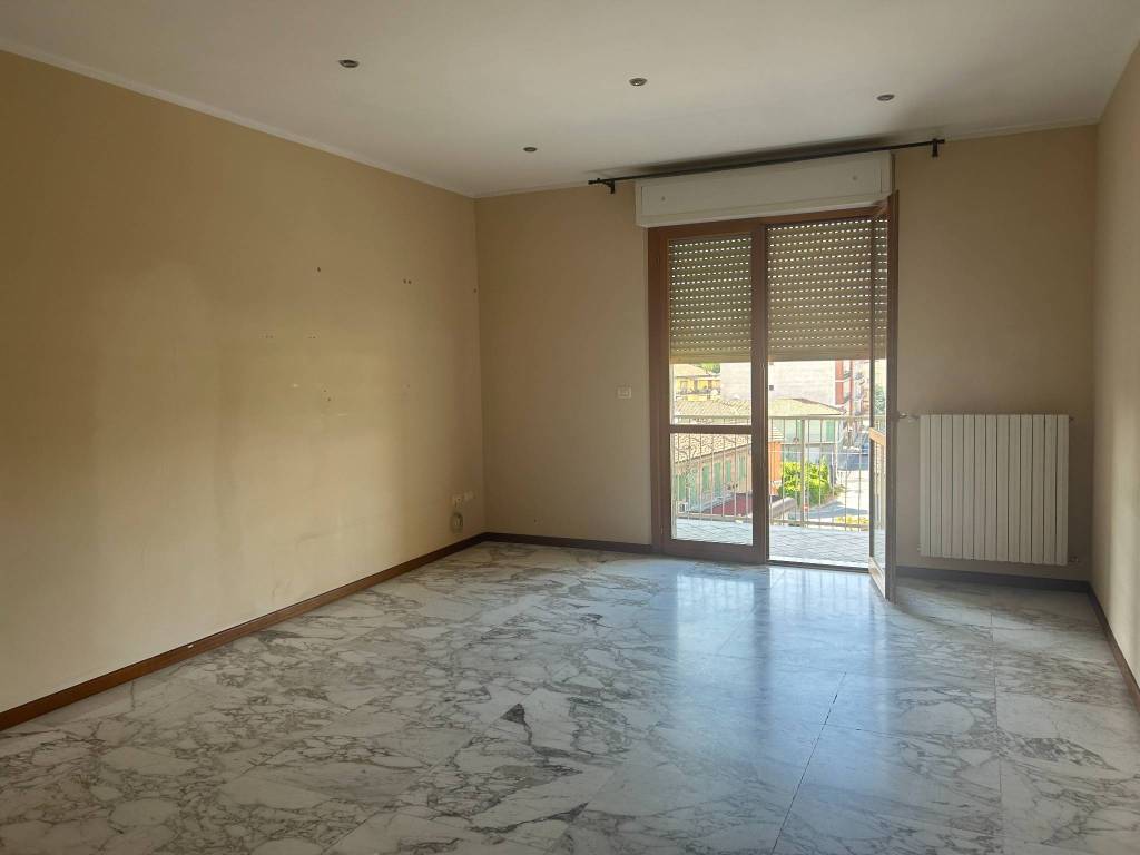 Appartamento a Castagnole delle lanze in Piazza Antonio Martini, 2 - Foto 4