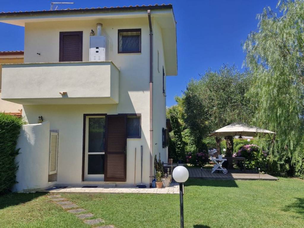 Villa a Sabaudia in Via dei Gemelli, 14 - Foto 2