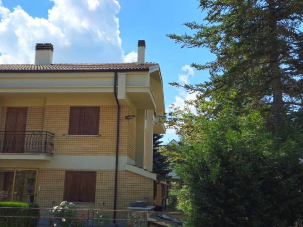Casa indipendente a Rocca di mezzo in Via delle Pezzelle - Foto 3