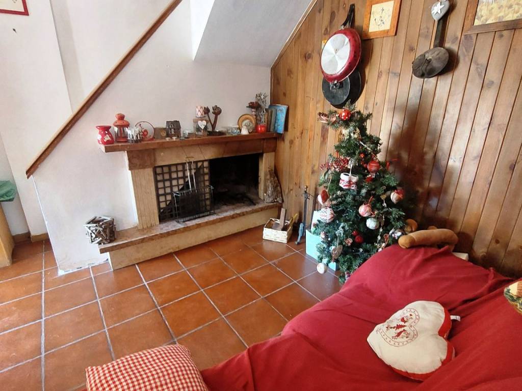 Casa indipendente a Rocca di mezzo in Via delle Pezzelle - Foto 5