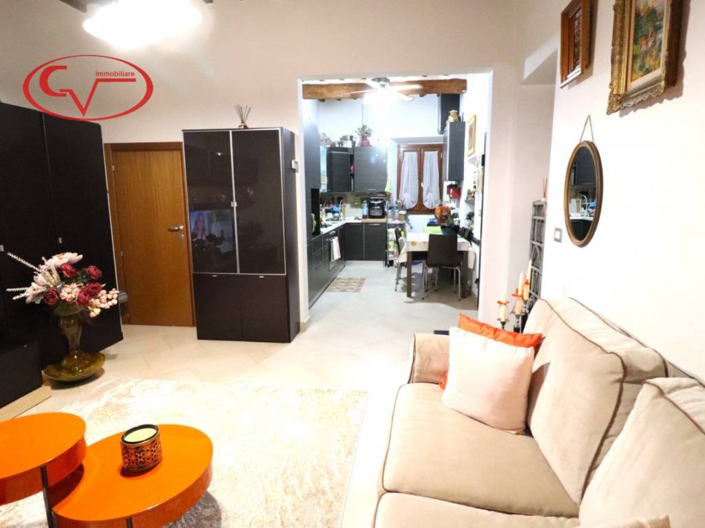 Appartamento a Montevarchi in Via Ammiraglio Burzagli - Foto 5