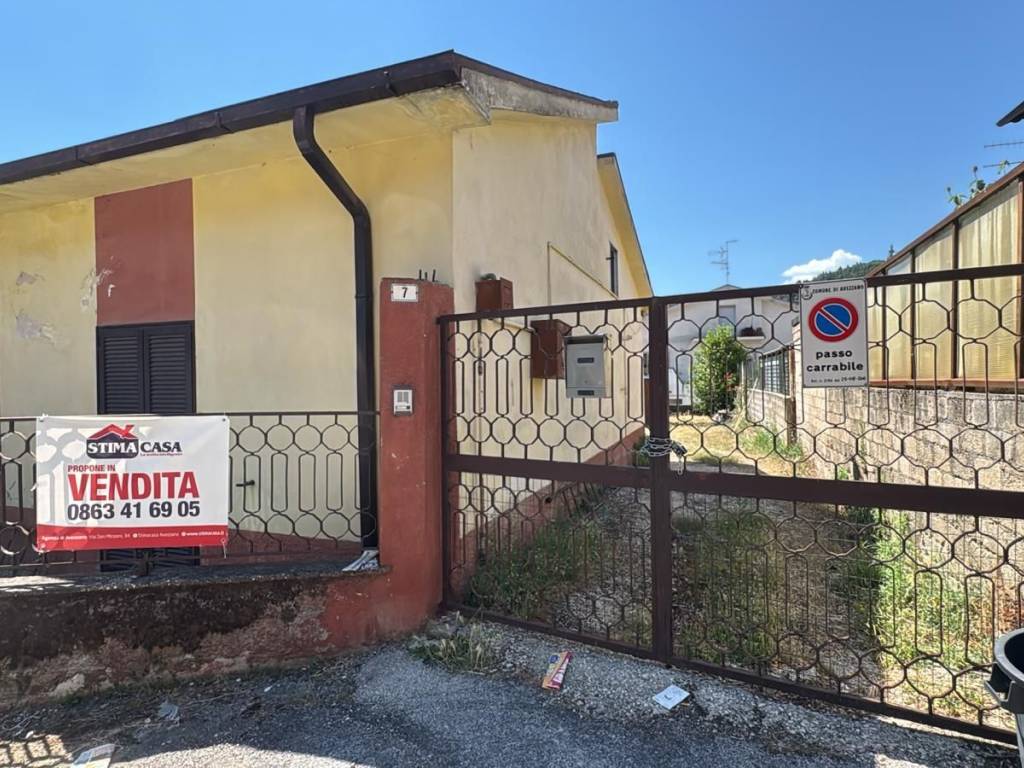 Casa indipendente a Avezzano in Via Antonio Rosmini - Foto 2