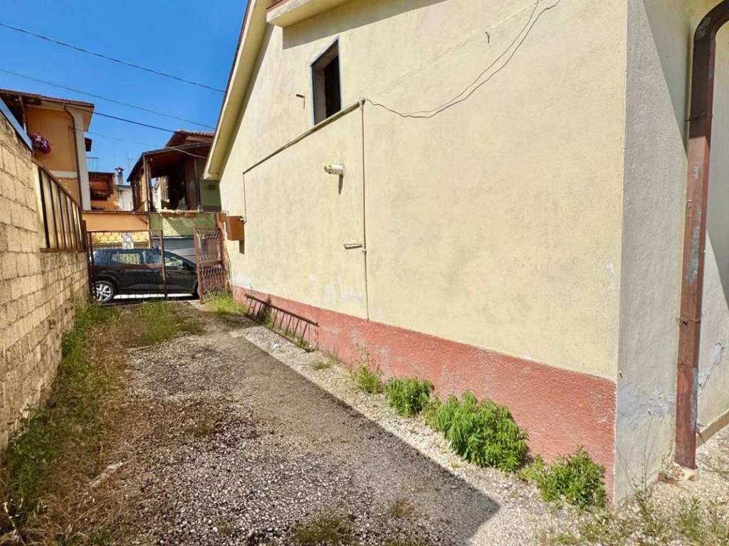 Casa indipendente a Avezzano in Via Antonio Rosmini - Foto 4