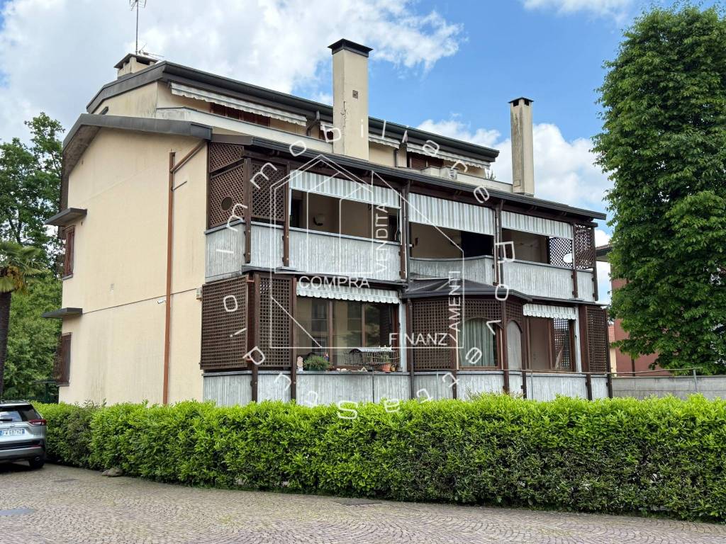 Villa a Cardano al campo in Via per Casorate, 13 - Foto 2